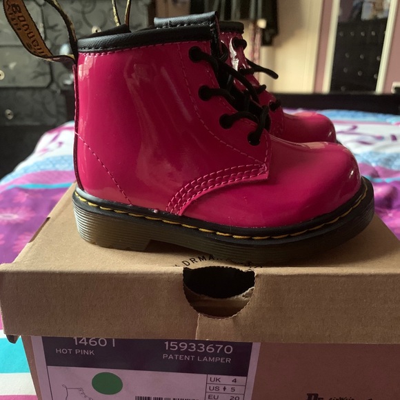 Dr. Martens Other - Baby Dr. Martens Lamper Hot Pink